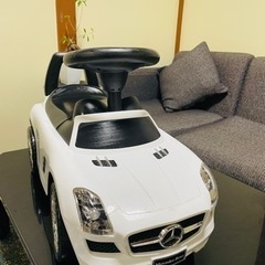 乗用メルセデスベンツ SLS AMG 乗用玩具 足けり車 子供用乗り物