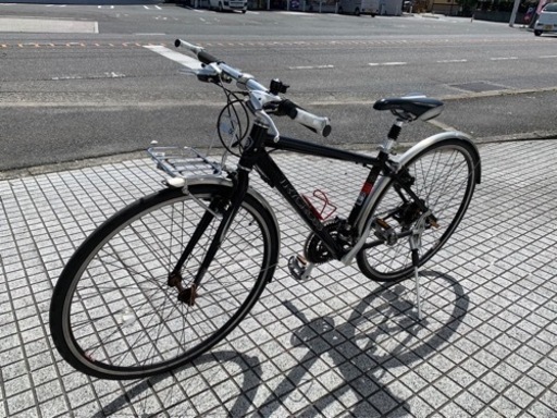 【クロスバイク】トライクロス　ミヤタ製　ブラック　泥除け、前キャリア付　若林自転車　唐崎店　SALE中❗️