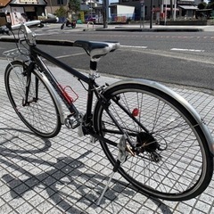 【クロスバイク】トライクロス　ミヤタ製　ブラック　泥除け、前キャリア付　若林自転車　唐崎店　SALE中❗️