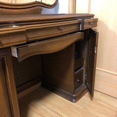 【大至急募集中】イタリア製のドレッサー(手鏡付き)