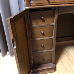 【大至急募集中】イタリア製のドレッサー(手鏡付き)