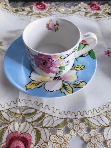 コーヒーカップ三種類6個セット新品未使用