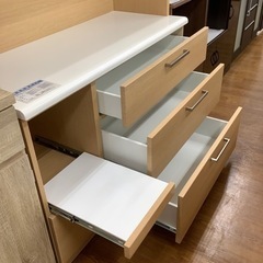 666 スタッデッドギア 3連 スモールピラミッドスタッズ レザーベルト S-ニトリ 2枚扉レンジボード ビゼン120KB【トレファク 川越店】お値下げしました！