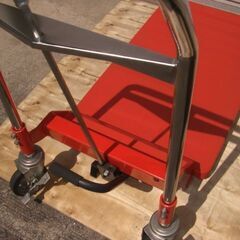 トラスコ製低床タイプリフター耐荷重200キロ トラスコ製低床タイプリフター耐荷重200キロ