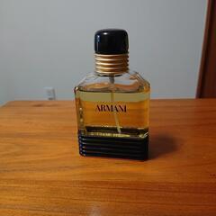 アルマーニの香水   中古品