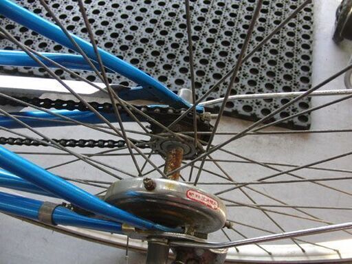 試乗歓迎！ 27インチ 自転車 変速なし 前カゴ付き ライト 鍵付き ママチャリ 青×銀 札幌市手稲区
