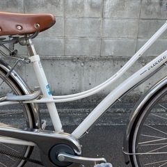 ロココ 白 ベルト 通学