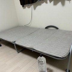【もうすぐ捨てます4/3】折りたたみ式シングルベット