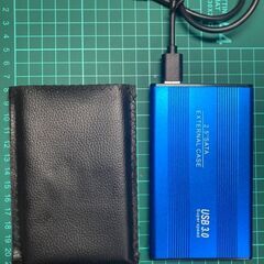 外付ポータブルHDD 750GB USB3.0 青 　ケース付き...