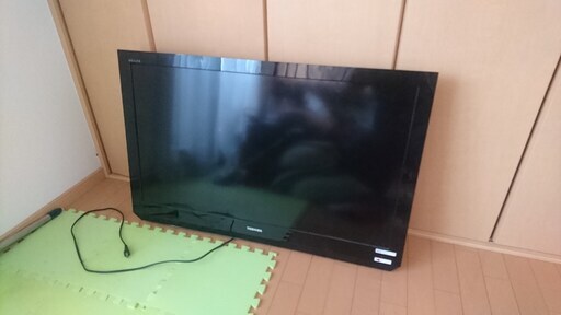 東芝　REGZA レグザ 40型液晶テレビ　2011年　ジャンク（リモコンと台座が無いだけであとは綺麗に写ります。）