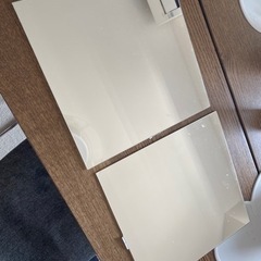 壁に貼れる鏡　IKEA