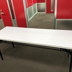事務用折りたたみ可能なテーブル(無料)