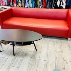 【高槻】NOCE 赤いソファ　3人掛け　テーブルもセットで！