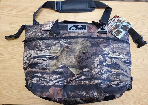 AO COOLERS 12PACK MOSSY OAK\nエーオークーラーズ 12　保冷バッグ　ソフトクーラ
