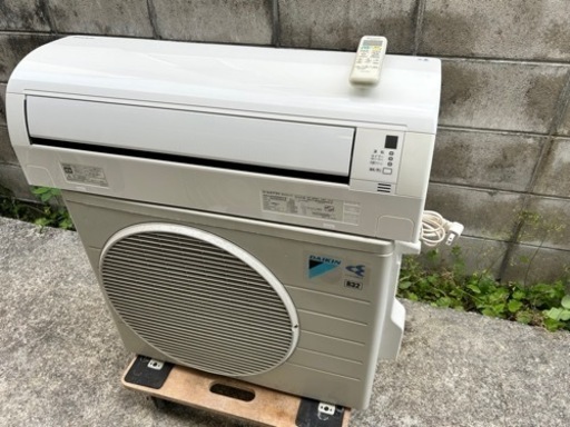 DAIKIN 2.8k 冷暖房エアコン　標準の設置まで致します。取引中