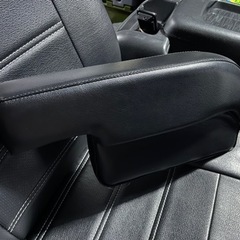 ハイエース ワイド ミドルルーフ 純正シート左右　FLEX製肘置き　レール付き