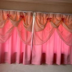ピンクカーテン