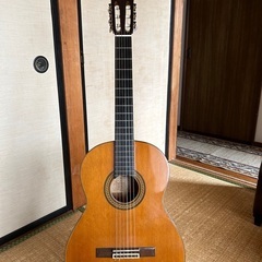 クラシックギター　YAMAHA C-200