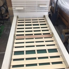 Simmons（シモンズ）のシングルベッド ＋ベッドフレーム 