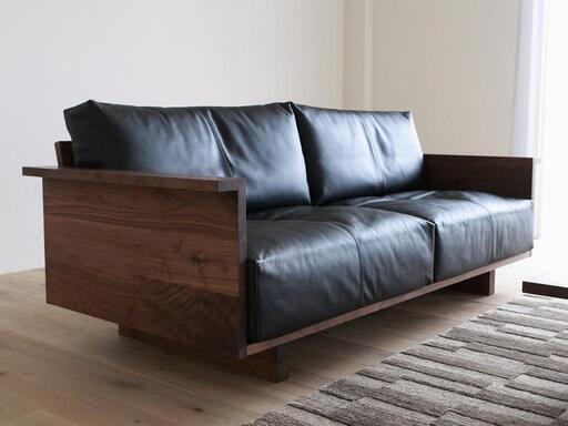 ★【ヒラシマ　CARAMELLA sofa】本革のソファー　ホームシックで70万円〜80万円で購入　オットマン付き　※配達は要相談　自社配送時代引き可※現金、クレジット、スマホ決済対応※　全国発送