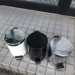 【受渡済】蓋つきゴミ箱　5L　３つ