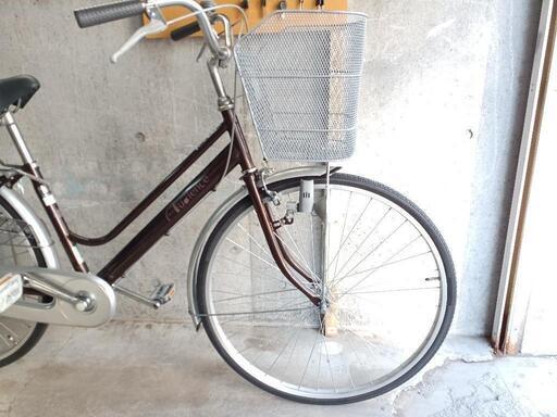 自転車中古 Audience カゴリアキャリア付き 鍵新品 タイヤ27インチ