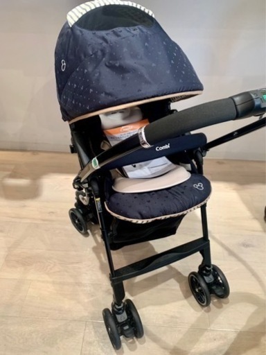■店頭引取限定■美品☆コンビ　ベビーカー　メチャカルハンディ４キャス　ミッキーモデル♪定価58000円＋税