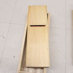 高級鉋 カンナ 三浦 特撰 鉋 在銘 大工道具 ② (HD1580wY)