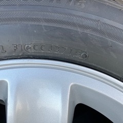 【ほぼ新品】タイヤ 215/60R16 BS playz 