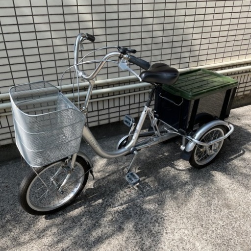 【急募】canary 三輪自転車　おしゃれ　大人用　スイング　固定機能付き