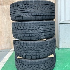 スタッドレスタイヤとホイールのセットです。岸和田市まで取りに来て頂ける方にお願いします。