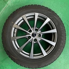 スタッドレスタイヤとホイールのセットです。岸和田市まで取りに来て頂ける方にお願いします。
