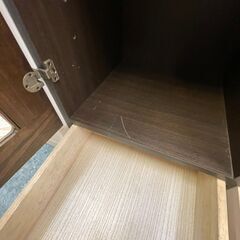 💚ブラウンカラー本棚 ✨定価￥49,800✨ 引き出し収納付き 書庫 おしゃれなガラス扉💚3493