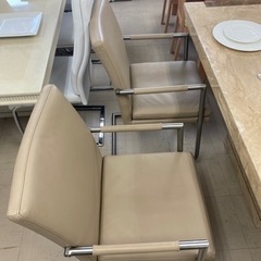 4人用テーブル　とても綺麗　　15％OFF