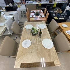 4人用テーブル　とても綺麗　　15％OFF