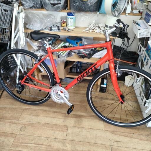 [受渡し完了しました] 今年クロスバイクを買った人ごめんなさい! GIANT ESCAPE R3MS LTD Mサイズ レッドオレンジです。