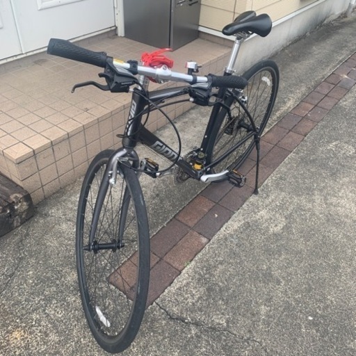 GIANTのクロスバイク　ブラック
