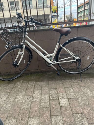 リサイクルショップどりーむ荒田店　No657 エコNo16009X 自転車　シティサイクル　２７インチ　REALTA01　定価約四万！　状態良好♡　ギア切り替え付き♪　LEDオートライト付き♪ リサイクルショップどりーむ荒田店 No657 エコNo16009X 自転車 シティ