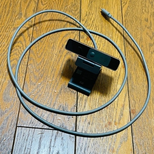シスコシステムズ (Cisco) Desk Camera 4K ウェブカメラ 60fps 10倍デジタルズーム オートフォーカス 自動光補正 広角81° 顔認証 ノイズリダクション機能 オンライン会議/商談/面接/SNS配信/オンラインレッスン Windows Hello対応 カーボンブラックカラー