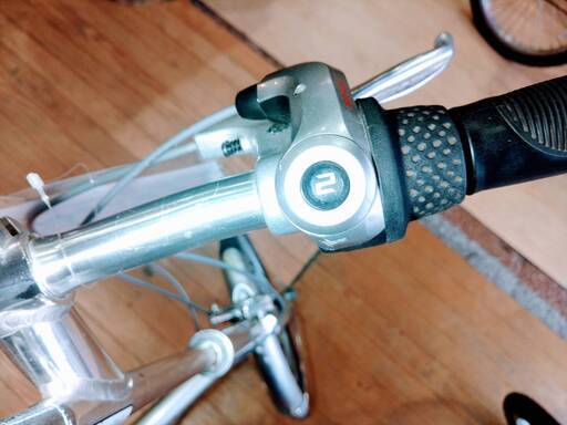 愛品館市原店】ブリジストン(Bridgestone) SHEAKER LIGHT 16インチ