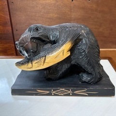 木彫り 鮭喰い 熊 動物 置物 彫刻 工芸品 クマ インテリア ...