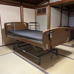 値下げ【美品】ニトリ　電動介護ベッド　フレーム＋マットレス　ライズ(高さ調整可能)