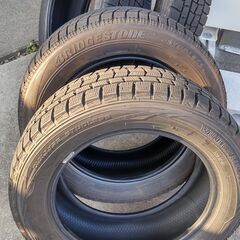 195/60R16のスタッドレスタイヤ4本をお譲りします。