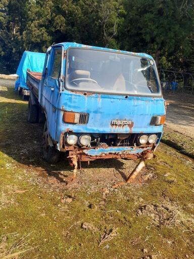 廃車したダンプ。