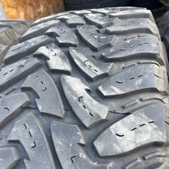 希少　バリ山　TOYO OPENCOUNTRY M/T 305/70R16 124/121P 10PR 2019年製　16インチ　ランクルなど