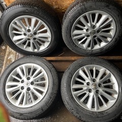 TOYOTA CROWN クラウン　純正　アルミホイール　バリ山　YOKOHAMA 夏タイヤ　215/60R16 2011年製　16インチ