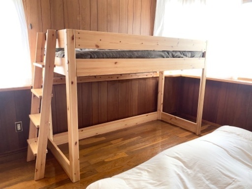 無印良品の木製二段ベッド パイン材　マット無し
