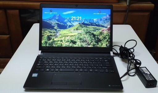 中古ノートパソコン　東芝　dynabook R73/F 13.3型　win11