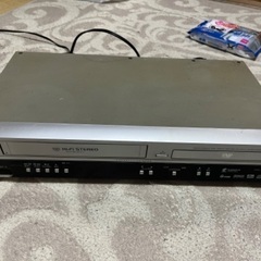 日立 ビデオ一体型DVDプレーヤー  DVL-PF9 