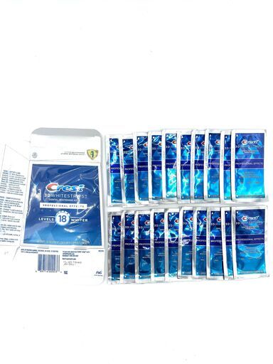 【新品・未使用・配送可】Crest 3D Whitestrips Professional Effects At-home Teeth Whitening Kit Level 18 Whiter